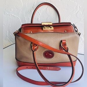 VINTAGE  RARE DOONEY AND BOURKE DOCTORS BAG AWL CROSSBODY HANDBAG ♦️HOST PICK♦️